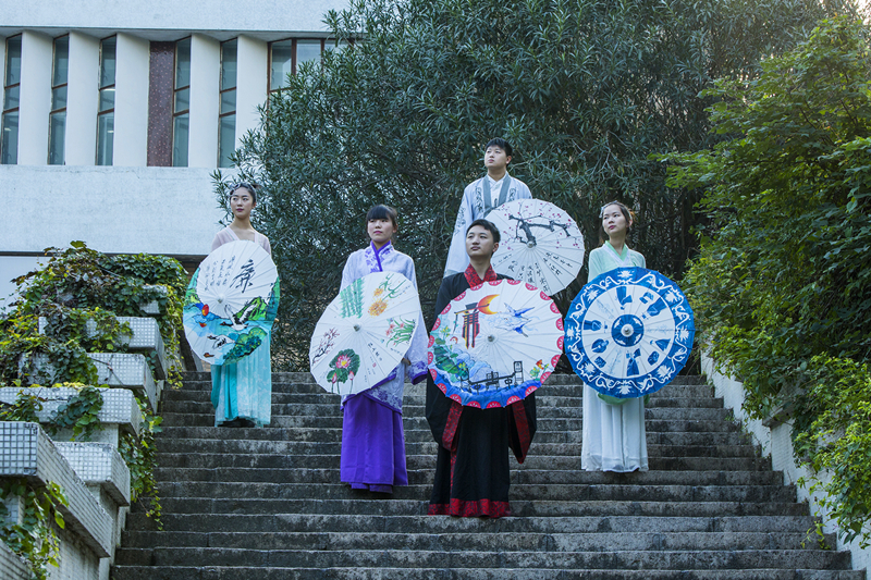 河海大学 宋扬、周晓平；河海大学 陈泠琳；河海大学 黄梓莘；常州纺织服装职业技术直播平台 赵紫如、李乃萍；常州信息职业技术直播平台 夏钰莹